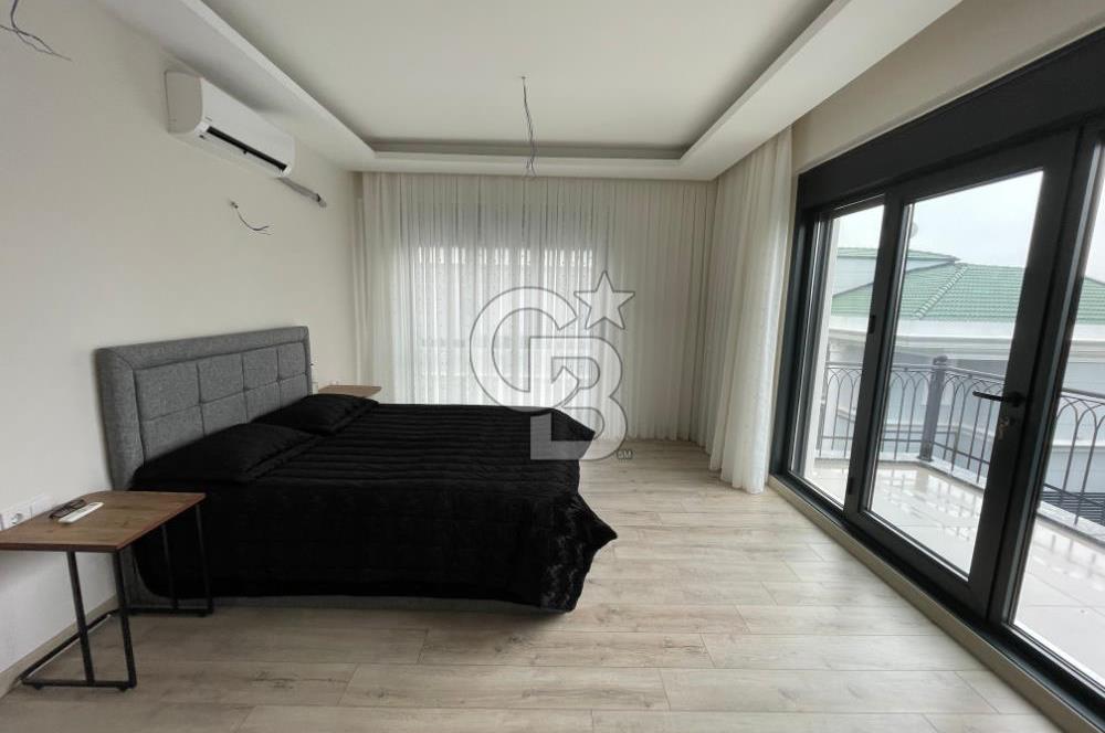 KUMBURGAZ'DA DENİZ MANZARALI SİTE İÇİ HAVUZLU MÜSTAKİL VİLLA