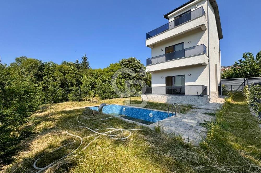 CB ENVOY Kartepe Derbentte Manzaralı Özel Havuzlu Tripleks Villa