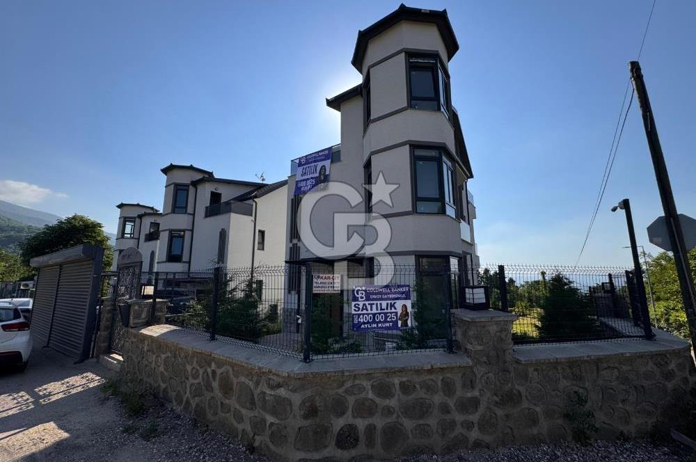 CB ENVOY Kartepe Derbentte Manzaralı Özel Havuzlu Tripleks Villa