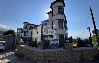 CB ENVOY Kartepe Derbentte Manzaralı Özel Havuzlu Tripleks Villa
