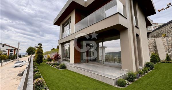 CB ENVOY |Başiskele'nin Kalbinde Müstakil Havuzlu 4+1 Lüks Villa - 351941