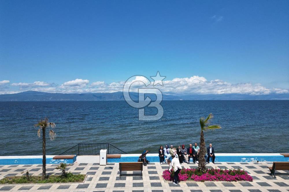 BURSA, MUDANYA BURGAZ'da DENİZE SIFIR KİRALIK VİLLA