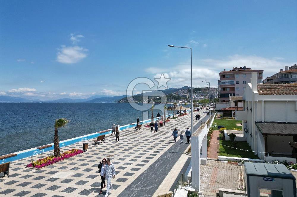 BURSA, MUDANYA BURGAZ'da DENİZE SIFIR KİRALIK VİLLA