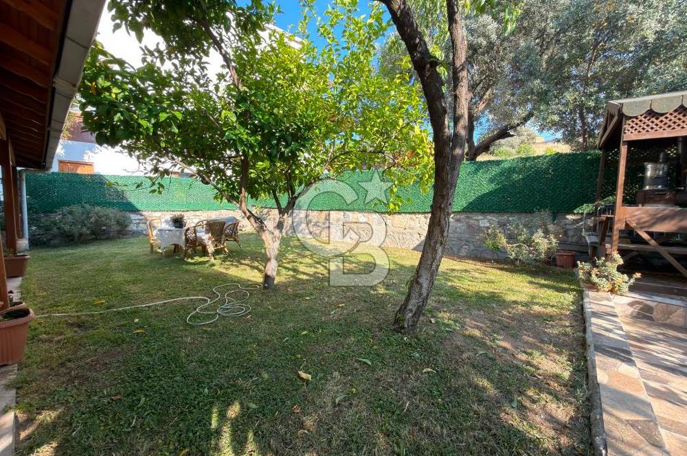 Foça’da Deniz Manzaralı, Havuzlu Site İçinde Tam Müstakil 4+2 Dubleks