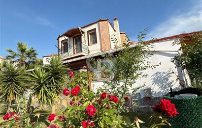 Foça’da Deniz Manzaralı, Havuzlu Site İçinde Tam Müstakil 4+2 Dubleks