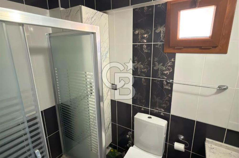 Foça’da Deniz Manzaralı, Havuzlu Site İçinde Tam Müstakil 4+2 Dubleks