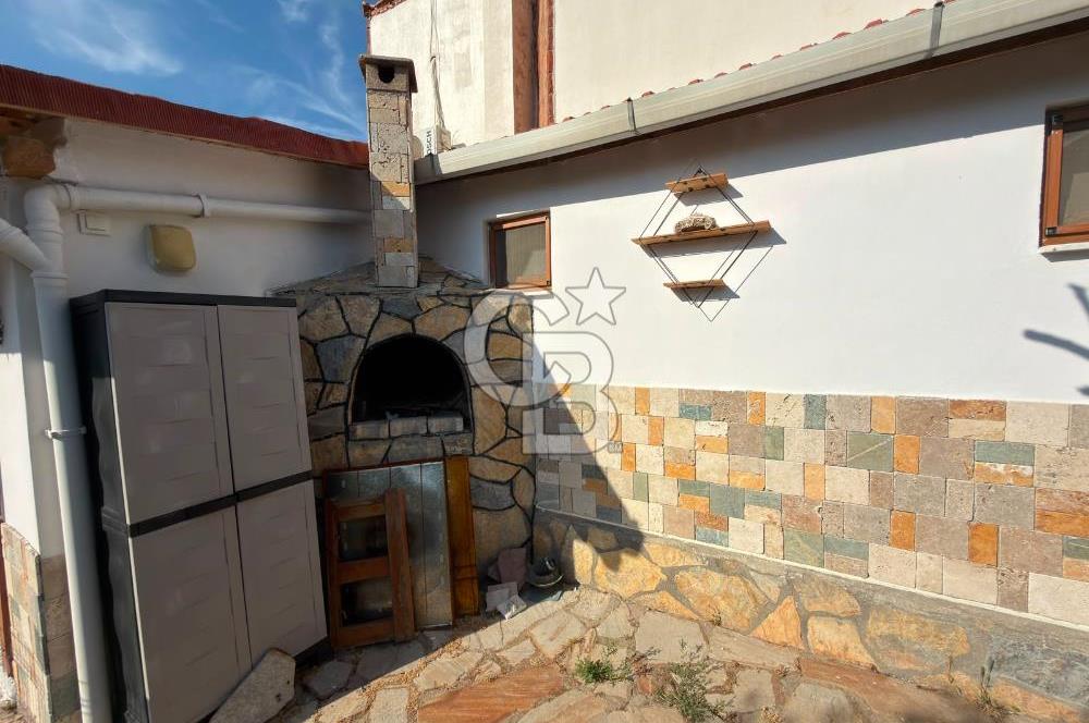 Foça’da Deniz Manzaralı, Havuzlu Site İçinde Tam Müstakil 4+2 Dubleks