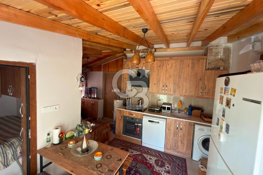 Foça’da Deniz Manzaralı, Havuzlu Site İçinde Tam Müstakil 4+2 Dubleks