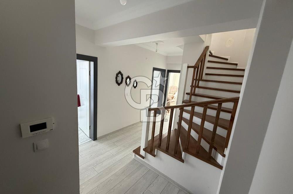 Karaköprü'de 4+1 Çatı Dubleks Ferah Eşyalı Satılık Daire