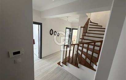 Karaköprü'de 4+1 Çatı Dubleks Ferah Eşyalı Satılık Daire