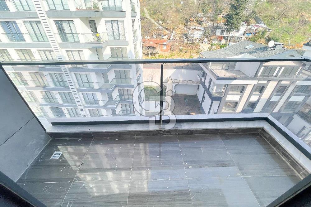 KARTAL ADAVİSTA'DA DENİZ GÖREN ÇİFT BALKONLU 2+1 KİRALIK DAİRE