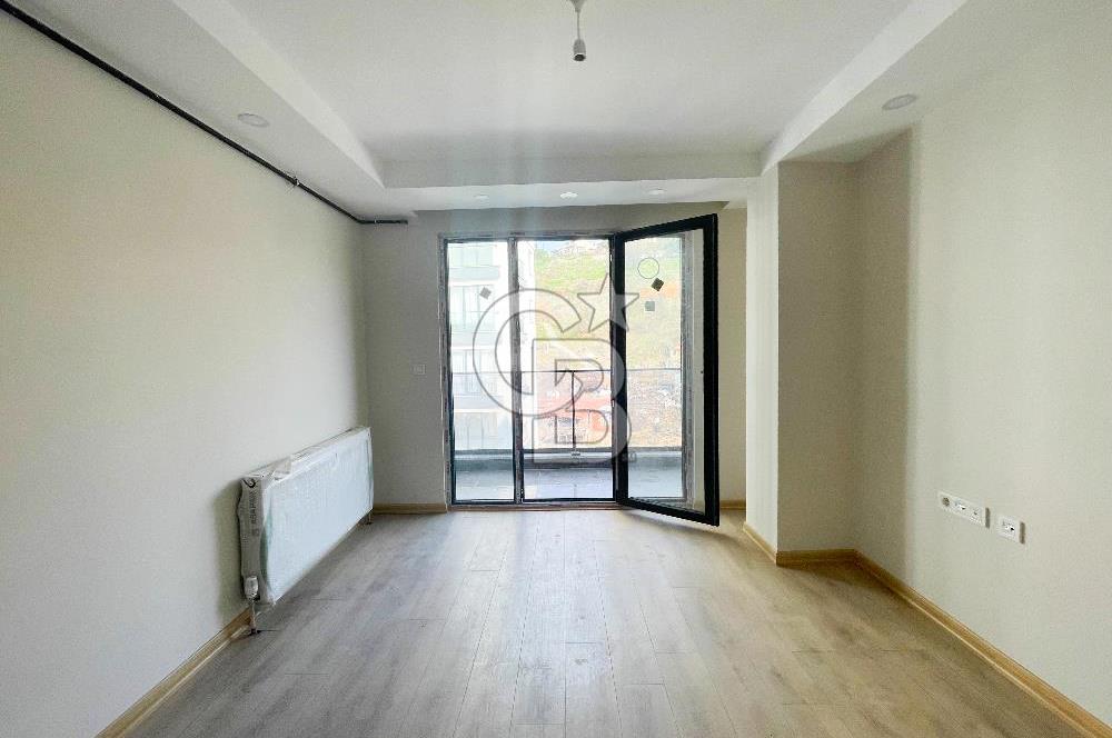 KARTAL ADAVİSTA'DA DENİZ GÖREN ÇİFT BALKONLU 2+1 KİRALIK DAİRE