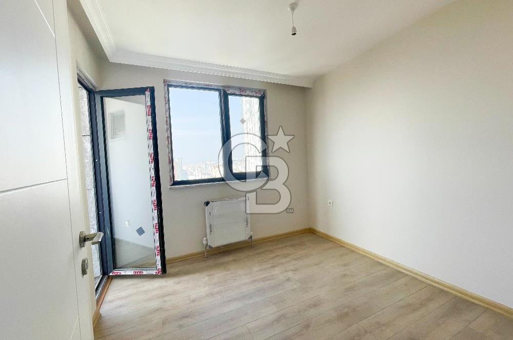 KARTAL ADAVİSTA'DA DENİZ GÖREN ÇİFT BALKONLU 2+1 KİRALIK DAİRE