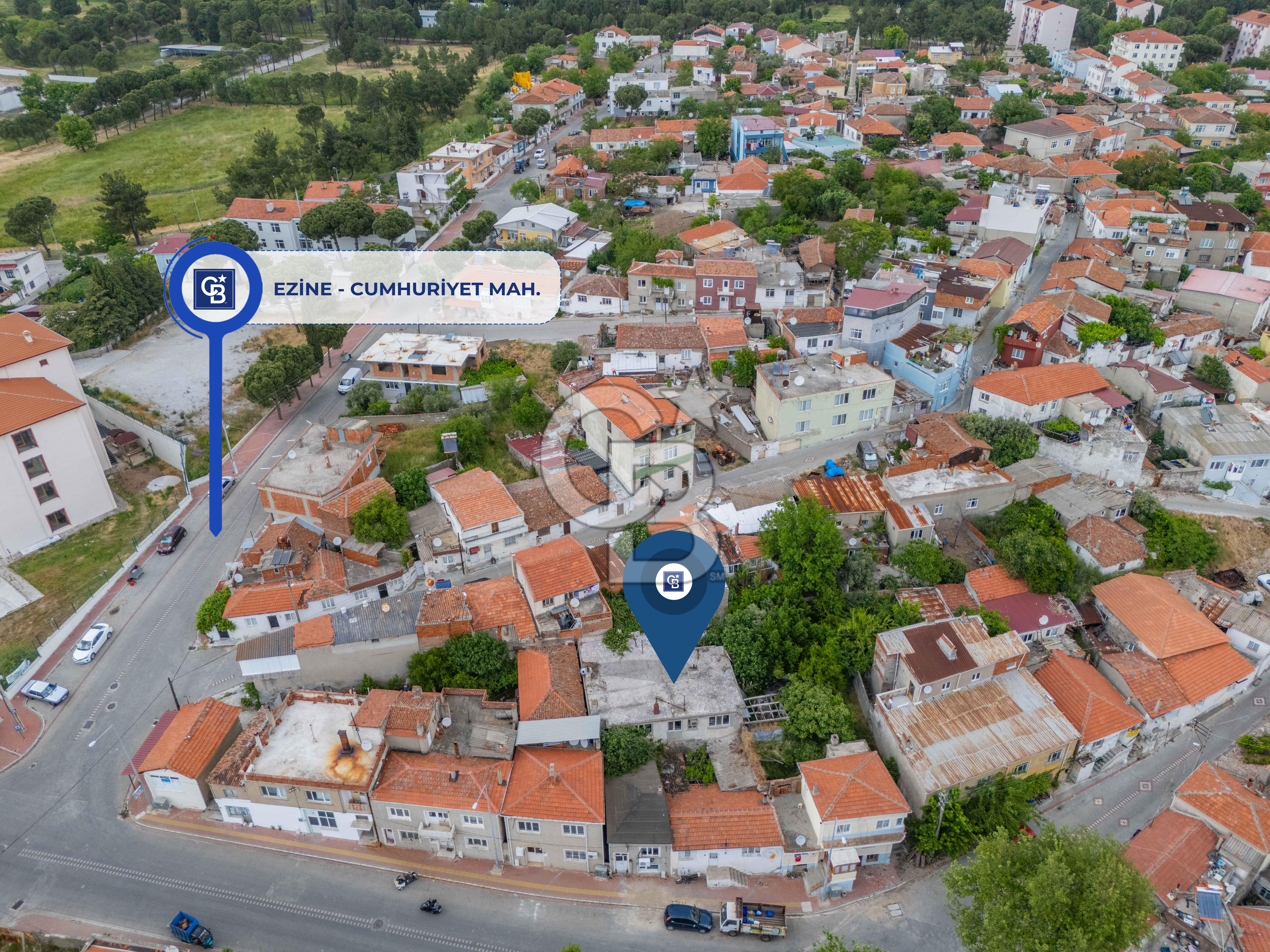 Ezine Cumhuriyet Mahallesi'nde 2 Parsel Bir Arada Müstakil ev