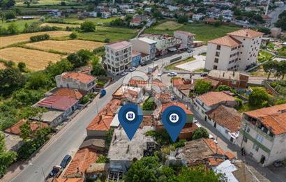 Ezine Cumhuriyet Mahallesi'nde 2 Parsel Bir Arada Müstakil ev