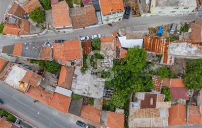 Ezine Cumhuriyet Mahallesi'nde 2 Parsel Bir Arada Müstakil ev