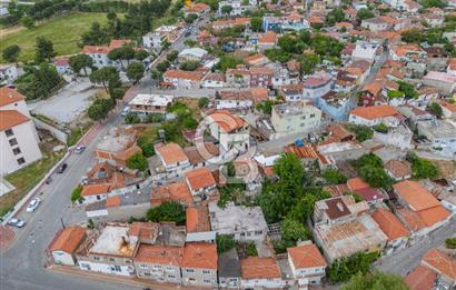 Ezine Cumhuriyet Mahallesi'nde 2 Parsel Bir Arada Müstakil ev