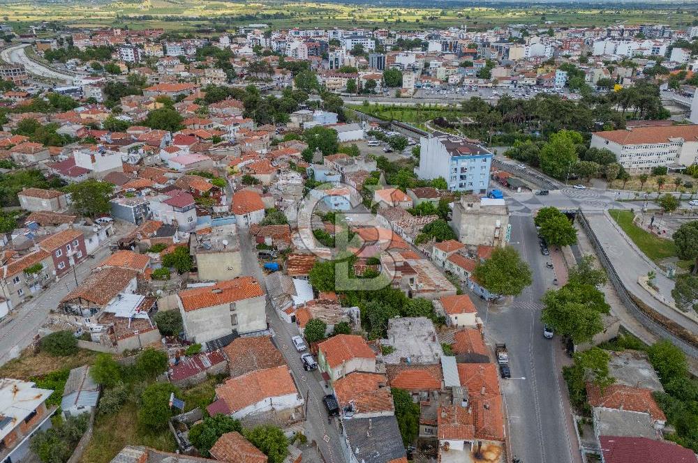 Ezine Cumhuriyet Mahallesi'nde 2 Parsel Bir Arada Müstakil ev