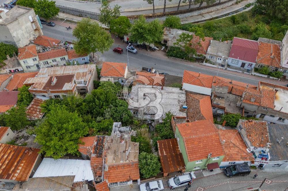 Ezine Cumhuriyet Mahallesi'nde 2 Parsel Bir Arada Müstakil ev