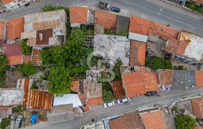 Ezine Cumhuriyet Mahallesi'nde 2 Parsel Bir Arada Müstakil ev