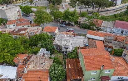 Ezine Cumhuriyet Mahallesi'nde 2 Parsel Bir Arada Müstakil ev