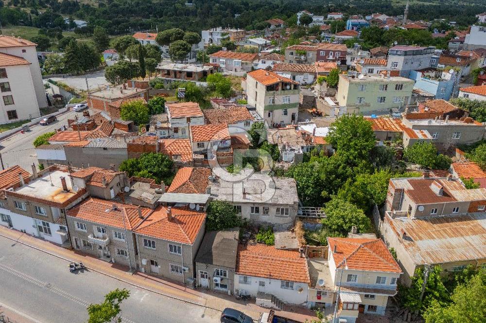 Ezine Cumhuriyet Mahallesi'nde 2 Parsel Bir Arada Müstakil ev