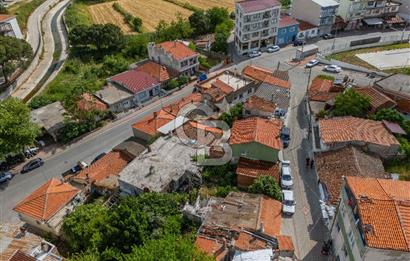 Ezine Cumhuriyet Mahallesi'nde 2 Parsel Bir Arada Müstakil ev
