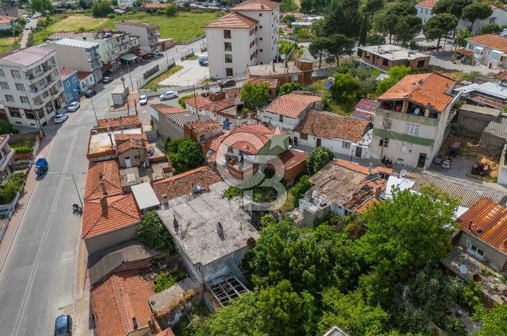 Ezine Cumhuriyet Mahallesi'nde 2 Parsel Bir Arada Müstakil ev