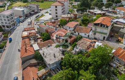 Ezine Cumhuriyet Mahallesi'nde 2 Parsel Bir Arada Müstakil ev