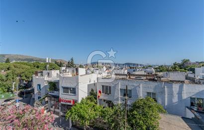BODRUM YENİKÖY'DE MARİNA MANZARALI TİCARİ KULLANIMA UYGUN 2+1