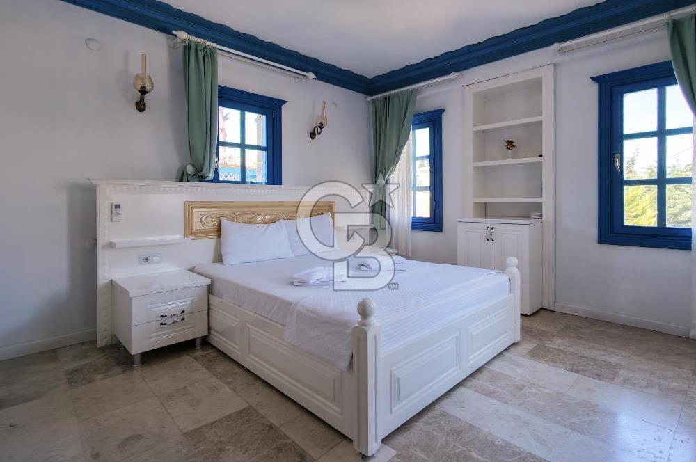 ESKİ DATÇA'NIN İÇİNDE SATILIK HAVUZLU BUTİK OTEL VE VİLLALAR