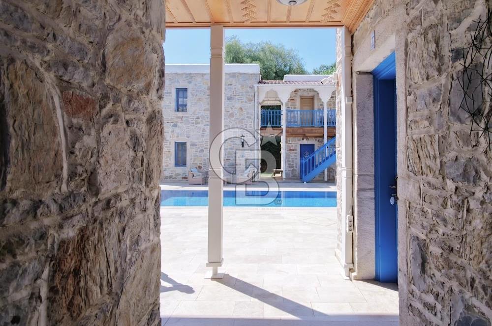 ESKİ DATÇA'NIN İÇİNDE SATILIK HAVUZLU BUTİK OTEL VE VİLLALAR