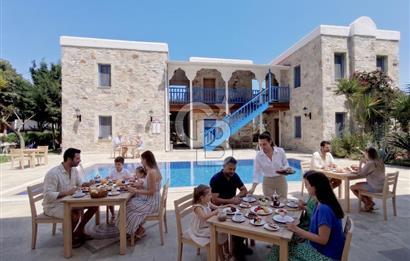 ESKİ DATÇA'NIN İÇİNDE SATILIK HAVUZLU BUTİK OTEL VE VİLLALAR