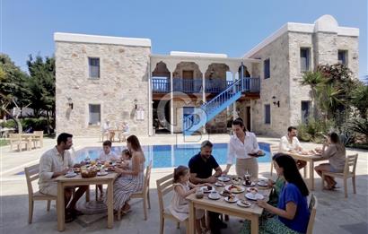 ESKİ DATÇA'NIN İÇİNDE SATILIK HAVUZLU BUTİK OTEL VE VİLLALAR
