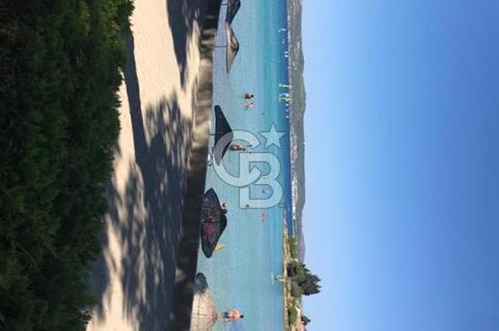 ÇEŞME PAŞALİMANI ARDIÇ MAHALLESİ VENÜS TATİL SİTESİ'NDE SATILIK 2+1 DAİRE