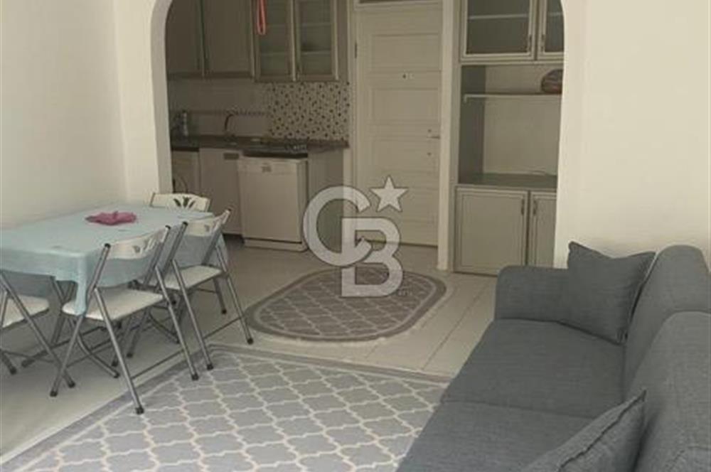 ÇEŞME PAŞALİMANI ARDIÇ MAHALLESİ VENÜS TATİL SİTESİ'NDE SATILIK 2+1 DAİRE