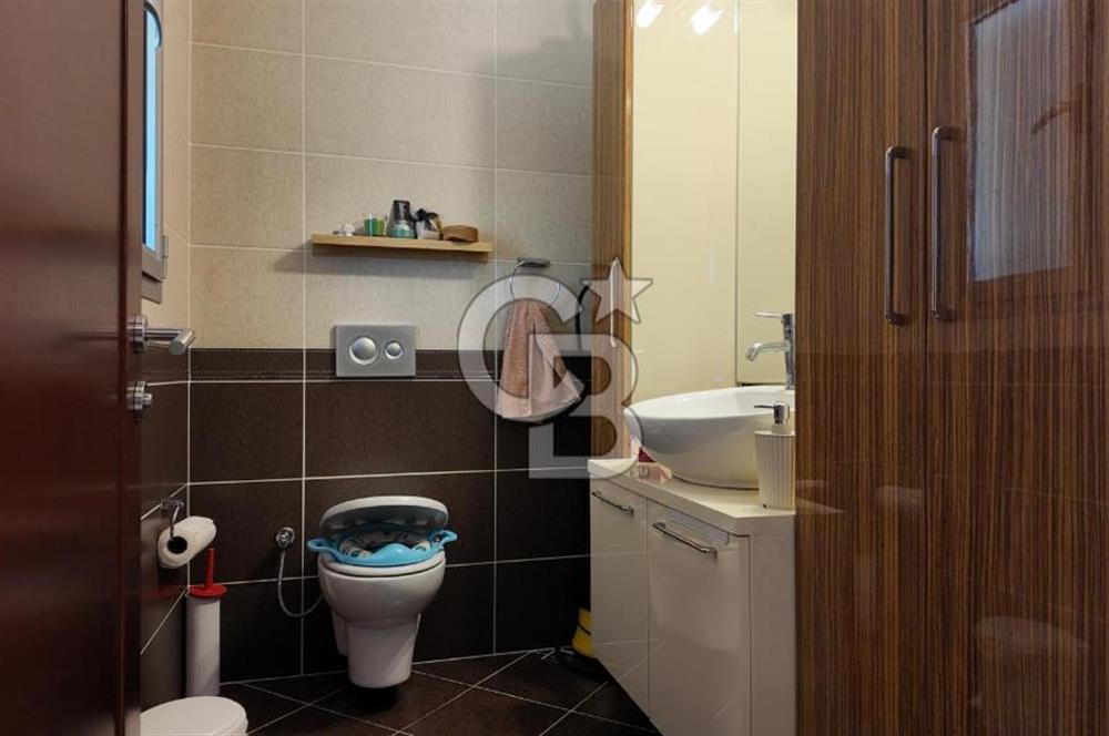 Güzelbahçe Kahramanderede Havuzlu Köşe Satılık Dubleks Villa