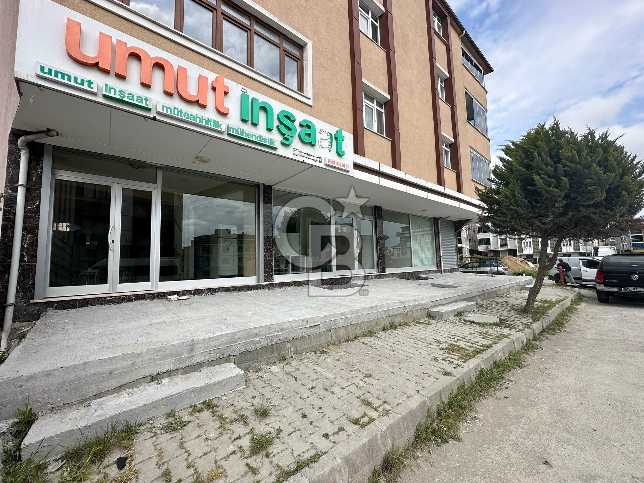 ARNAVUTKÖY BOLLUCA CUMHURİYET CD.'DE KİRALIK 150 M2 DÜKKAN