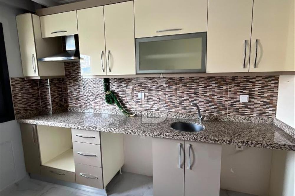 Semt polikliniği yanı yeni boyalı kiralık 2+1