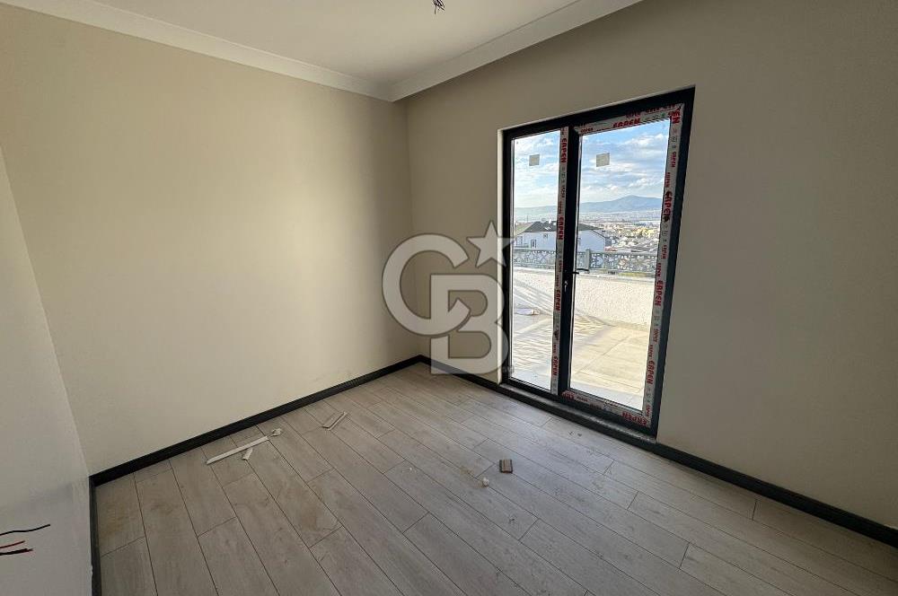 Gölcük Karaköprü'de Satılık Yerden Isıtmalı Çatı Dubleks