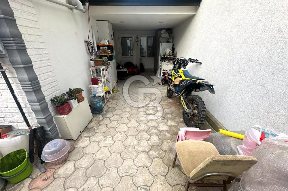 Gölcük Yeni Mahallede Satılık 4+1 Müstakil Bina