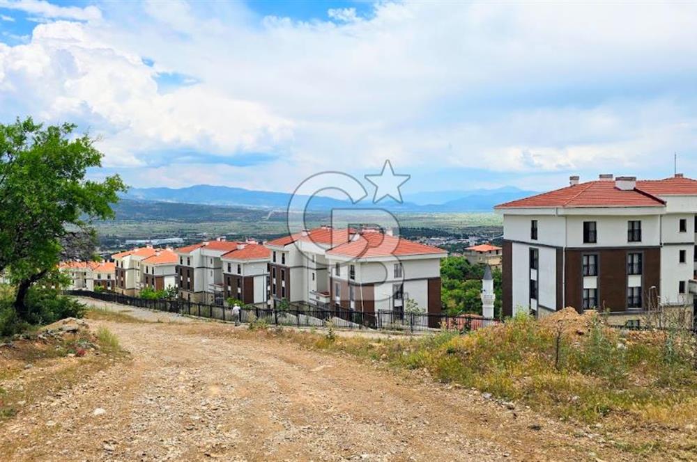 Serinhisar Şaireşref de 457 M² 2 Kat Ruhsatlı %40 Satılık Arsa