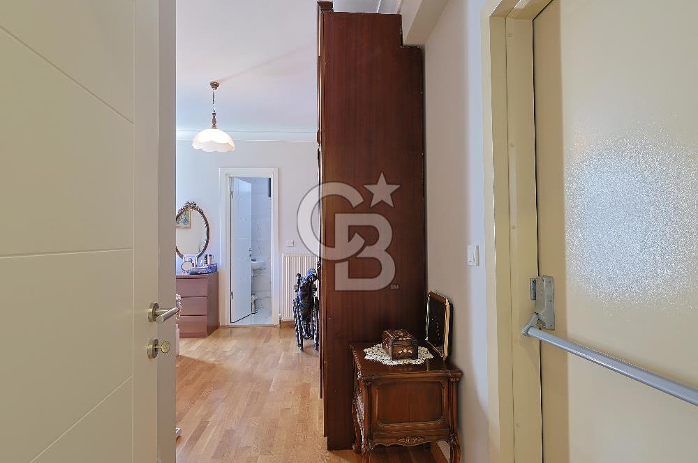 Bağdat caddesi Caddebostan'da Satılık 3+1 Genç Bina