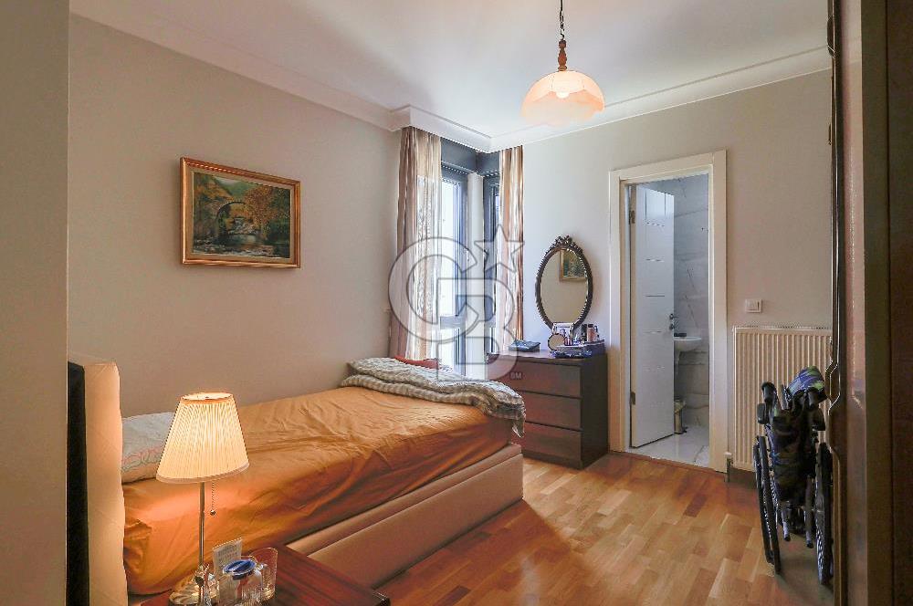Bağdat caddesi Caddebostan'da Satılık 3+1 Genç Bina