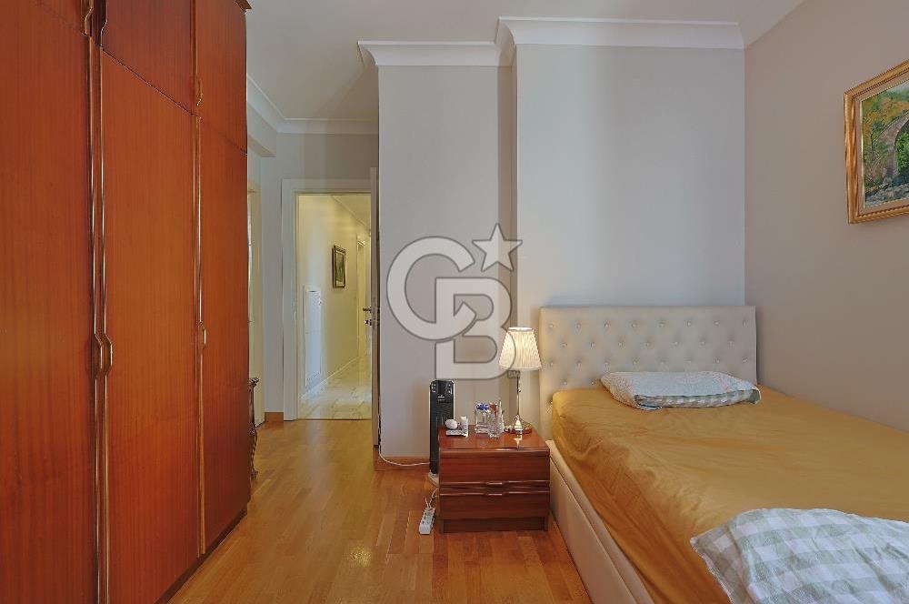 Bağdat caddesi Caddebostan'da Satılık 3+1 Genç Bina