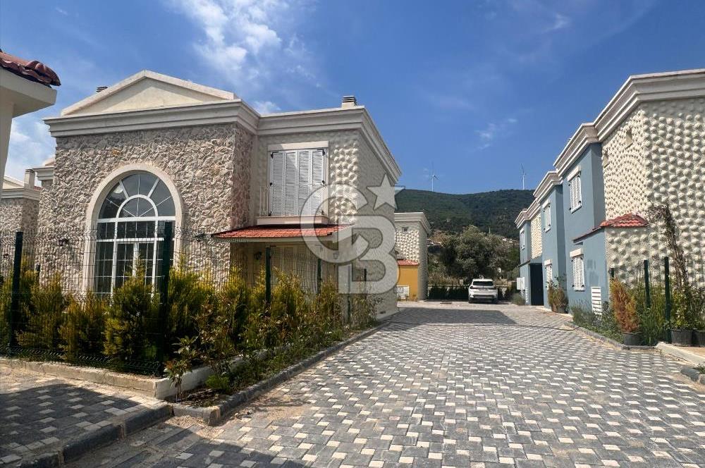 FOÇA KOZBEYLİ DOĞA EVLERİ 3+1 SATILIK SIFIR TAŞ VİLLA