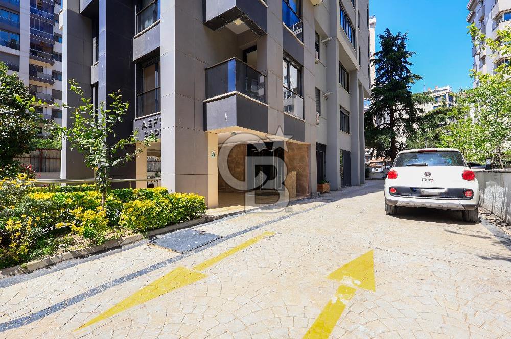 Bağdat caddesi Caddebostan'da Satılık 3+1 Genç Bina