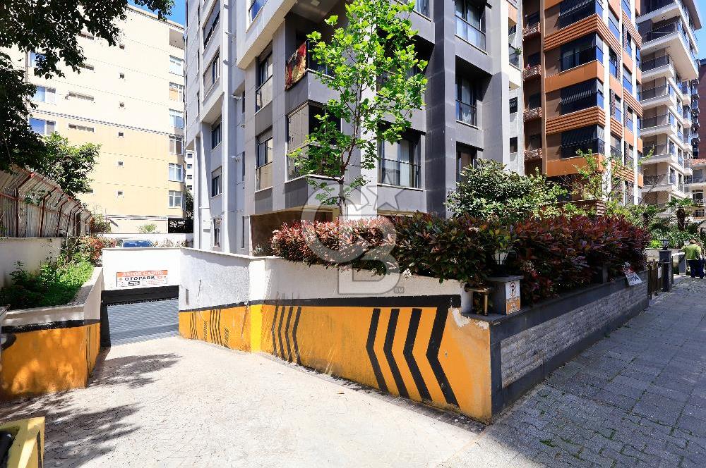 Bağdat caddesi Caddebostan'da Satılık 3+1 Genç Bina