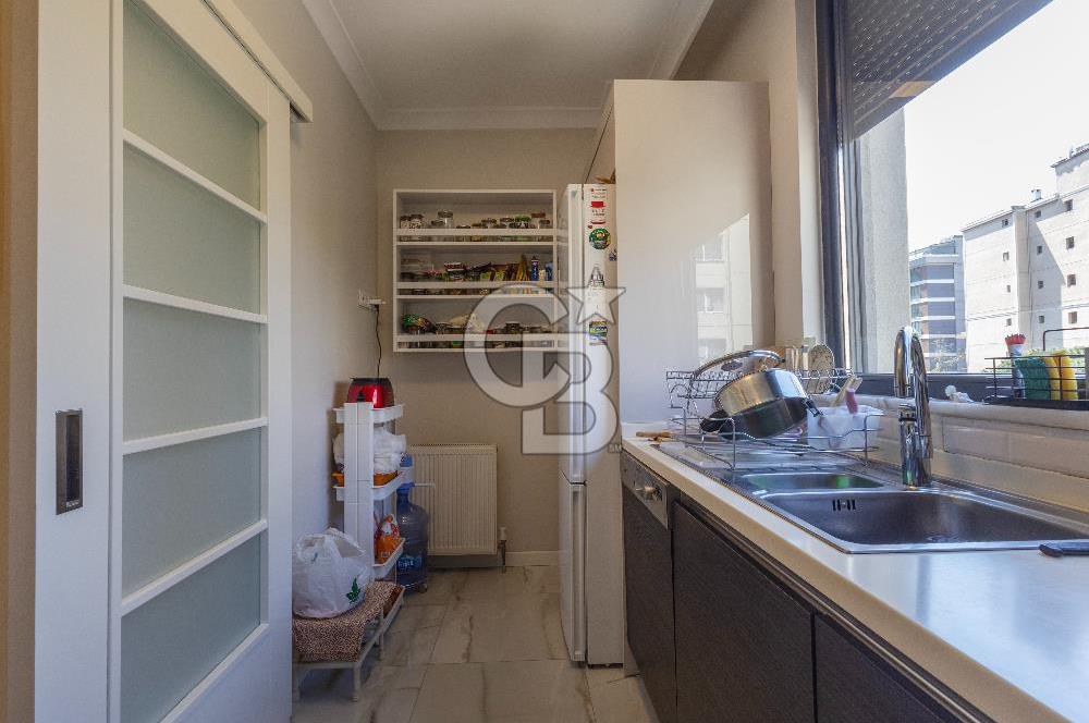 Bağdat caddesi Caddebostan'da Satılık 3+1 Genç Bina