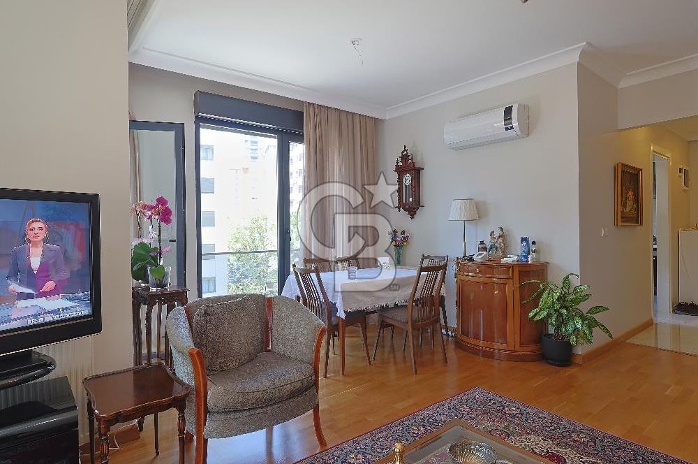 Bağdat caddesi Caddebostan'da Satılık 3+1 Genç Bina
